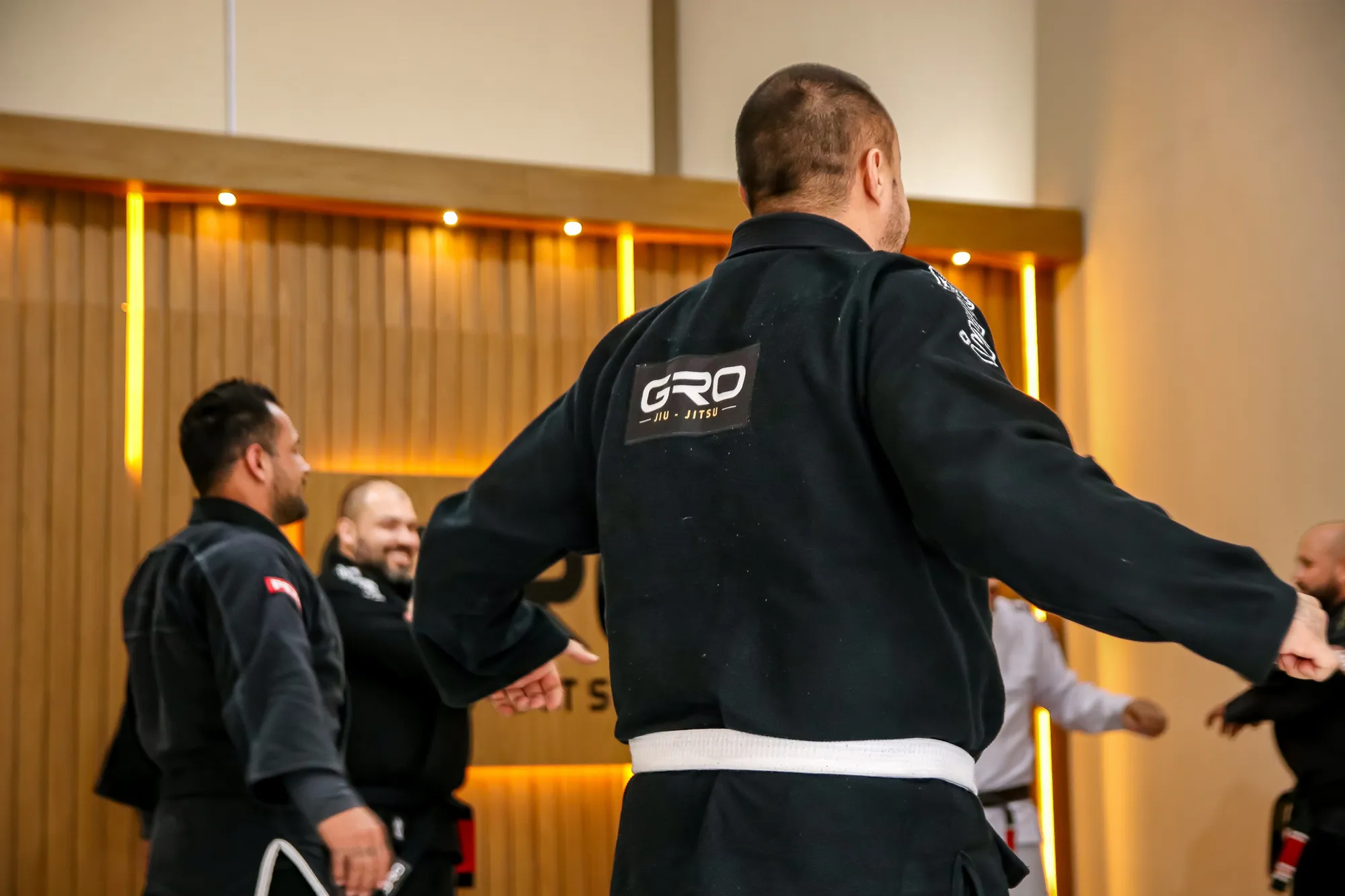 Aquecimento da turma adulta de Jiu-Jitsu